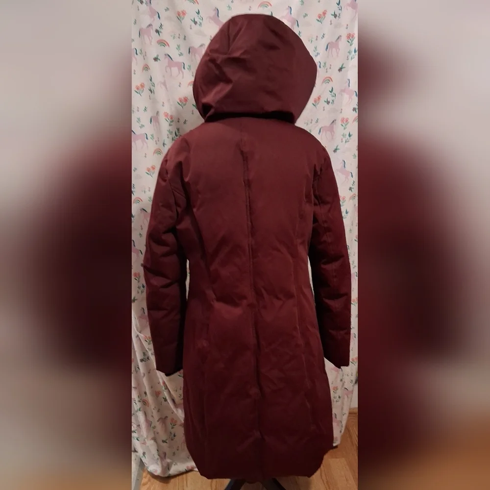 NWOT Sandova Genoa Plum Double Breast 700+ Down Puffer Fitted Ski Jacket SZ L